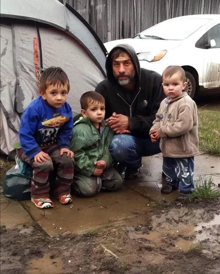 A father of four living in a tent selflessly donates his last $2 to a stranger at a gas station