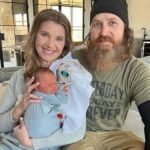 With tears in their eyes, Jase and Missy Robertson make the heartbreaking announcement